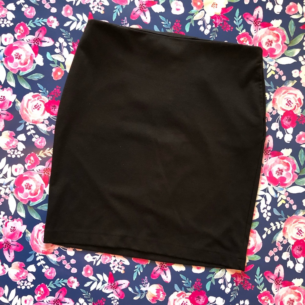 Black Pencil Skirt, Stretch, With Pockets! Sz 10